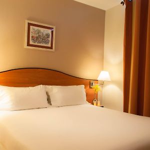Economic Kamer met een King Size Bed